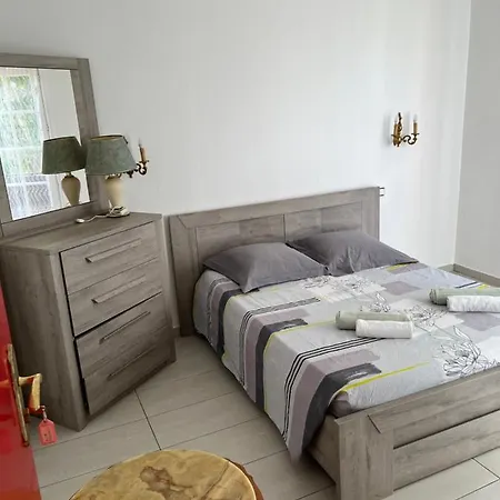 A La Galiote * 阿格德